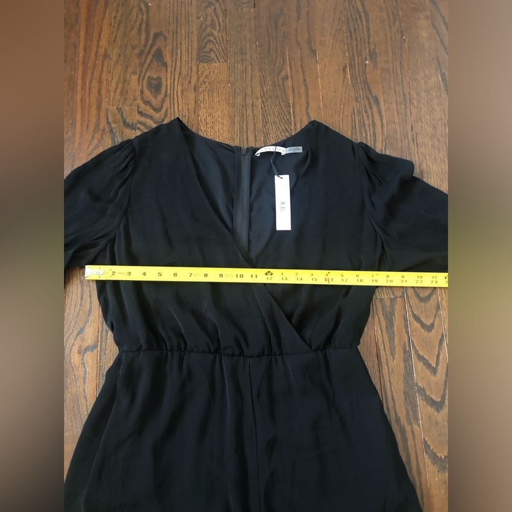 Alice + Olivia Women’s 14 Black Sinclair V-Neck Long-Sleeved Romper - NWT! - Picture 10 of 16